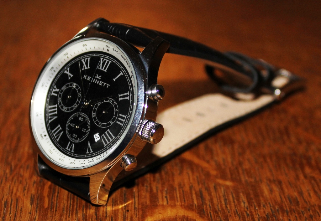 Tom Kennett Savro Watch 4